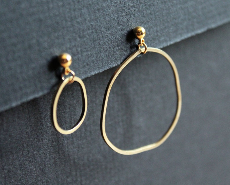 Mismatched earrings asymmetrical earring medium thin gold hoop earrings golden hoops open circle studs organic brass jewelry Topo 5 ASYM image 1