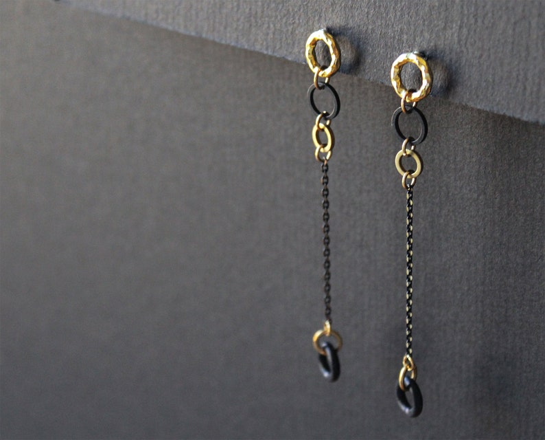 Earbud earrings in black and gold with silicone loop ring, anti-lost earpods holder chain, long dangle brass circle round stud modern Obila image 3