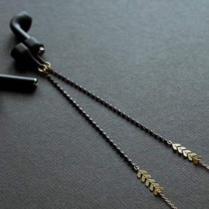 Anti-lost earphones holder, black earbud necklace, modern ear pods chain with gold brass chevrons, wireless music buds lanyard strap - Blake