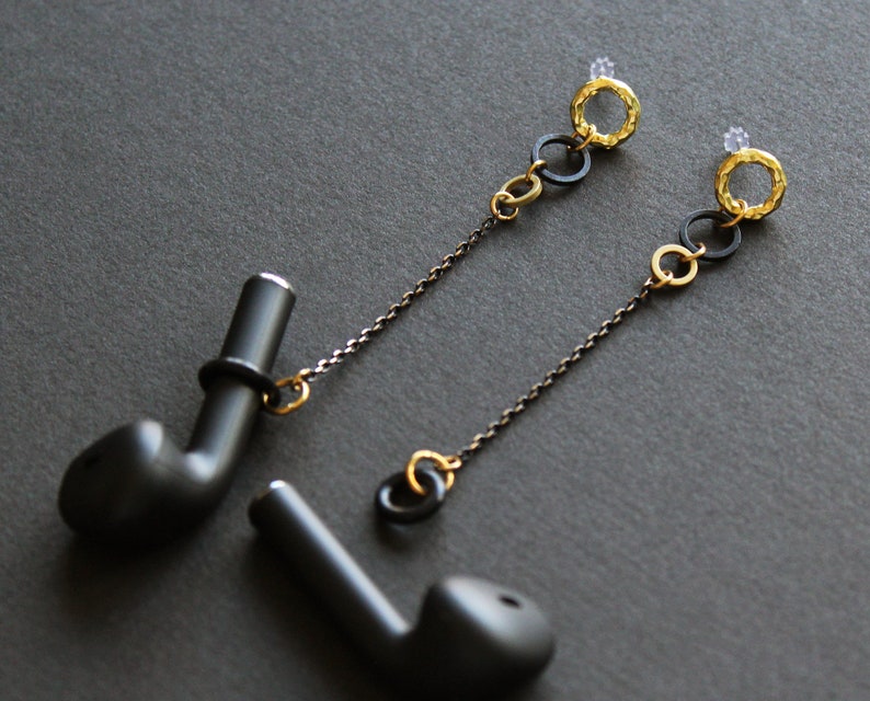 Earbud earrings in black and gold with silicone loop ring, anti-lost earpods holder chain, long dangle brass circle round stud modern Obila image 1