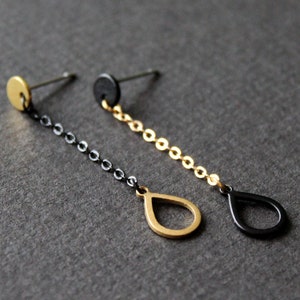 Black and gold teardrop stud earrings, brass asymmetrical rain drop earrings, weather jewelry for women, chain dangle circle studs - Brume