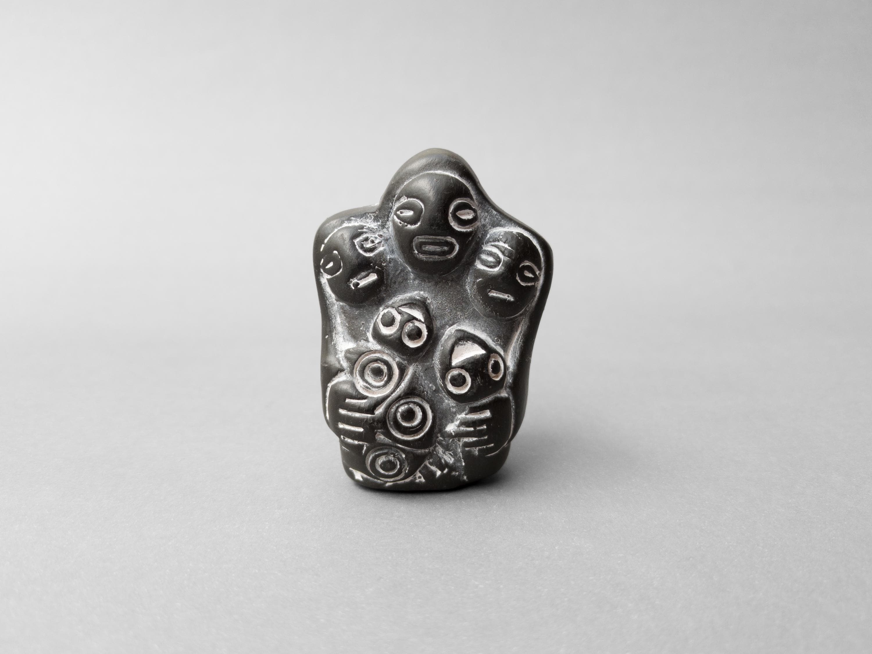 Talisman de protection chaman idole fait main Pachamama, art tribal féministe inca andin, poterie de cérémonie Tiwanaku, sculpture Pérou Bolivie