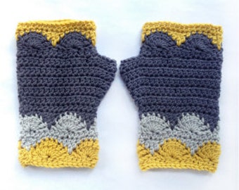 Libertas Fingerless Mitts PDF Pattern Crochet Scallops DK tricot gloves