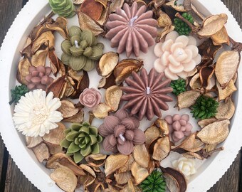 Potpourri mit Kerzen und tollem Duft | als Tischdekoration und Geschenk | Kerzen Schale, Tablet mit getrockneten duftenden Pflanzen, Blüte
