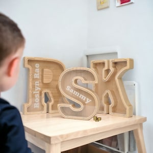 Grande tirelire à initiales personnalisées avec tirelire gravée et personnalisée, cadeau en bois pour enfant, cadeau neutre pour bébé, tirelire personnalisée