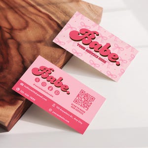 Modèle de carte de visite Coquette QR code à télécharger Modèle de carte de visite imprimable Carte de visite bricolage Modèle de carte sur toile rose modifiable - BST
