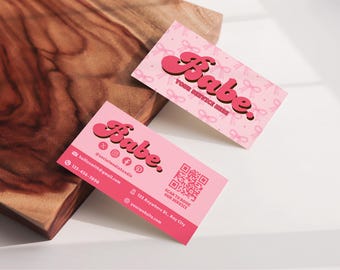Sjabloon coquette-visitekaartje QR-code downloaden Sjabloon afdrukbaar visitekaartje DHZ-telefoonkaart roze bewerkbare canva-kaartsjabloon - BST