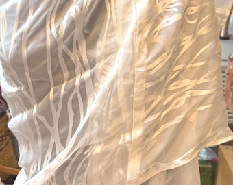 Large shawl in Silk rayon Devore’ in a bright white branch design.
