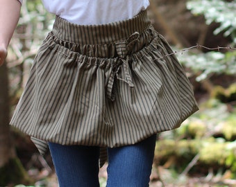 Reg or Plus Size - Gathering Apron for Gardening and Foraging in Green Stripe Homespun