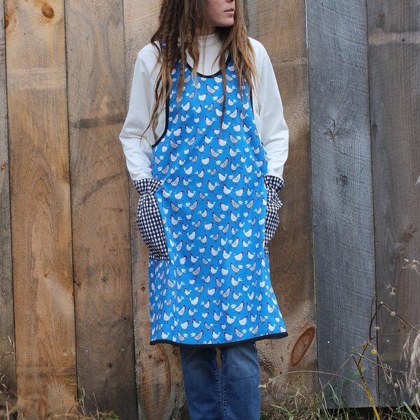 No Ties Apron in Blue Chicken Print in Size Small