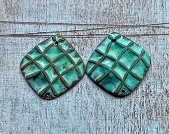 Verdigris Brass Netted Diamond Double Hole Charm Pair