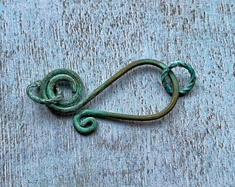 Chiusura a gancio patina verderame con anelli twist verdigris aperti