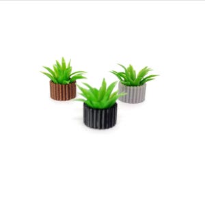 Small Dollhouse Plant, 1:12 Houseplant in Pot