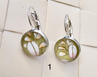 Pretty Floral Earrings, Glass Dome earrings, Glass Cabochon Earrings, Japanese Washi Earrings, Christmas Gift, Gift for her, Birthday Gift