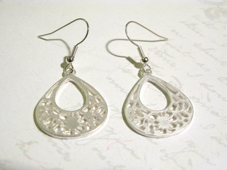 Elegant Tear Drop Filigree Silver Metal Earrings image 5