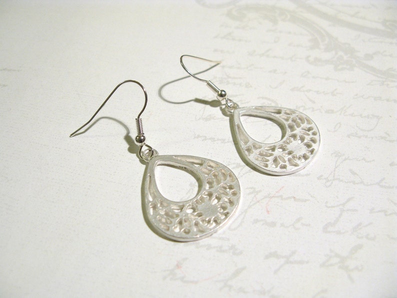 Elegant Tear Drop Filigree Silver Metal Earrings image 2