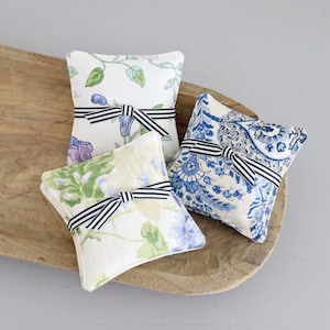 Lavender Sachets - Blue Floral Sachets - Pair of Sachets - Lavender Drawer Bags - Floral Sachets - Aromatherapy