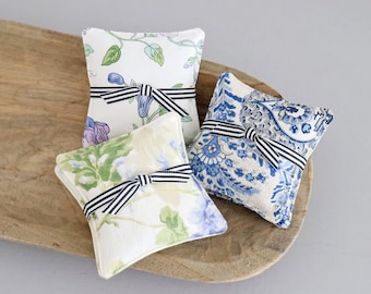 Floral Lavender Sachets: French Lavender Drawer Bags - Set of 2