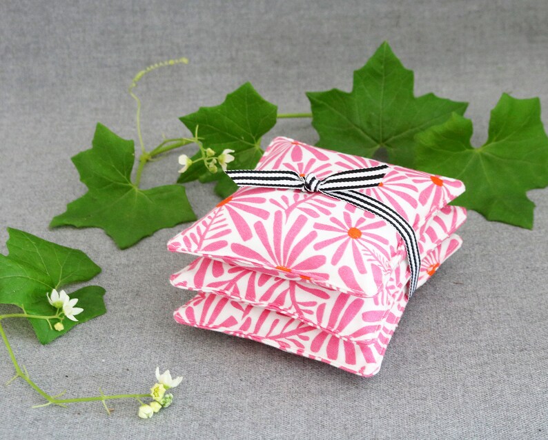 Set of 3 Petite Lavender Sachets Pink /& Orange Daisies