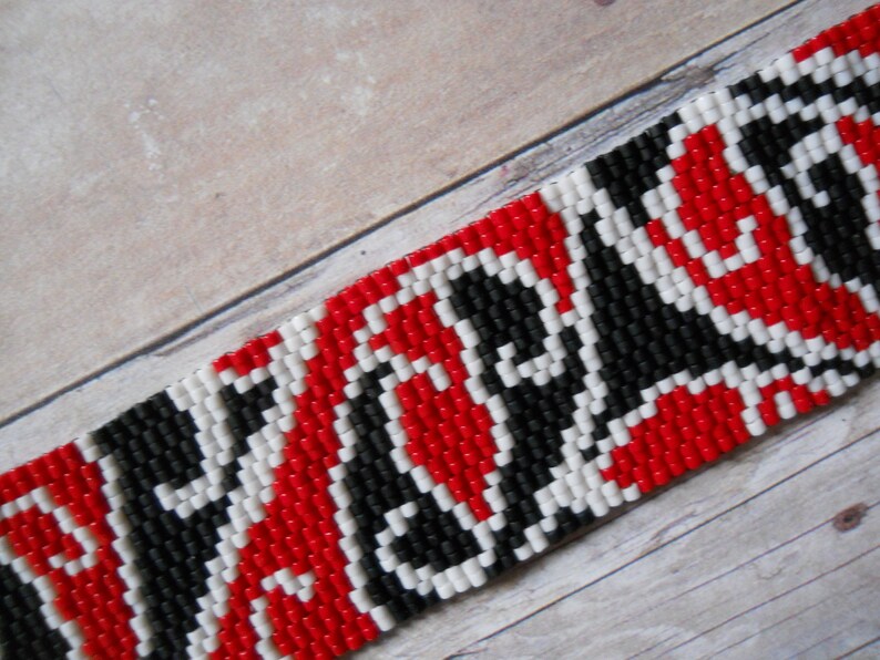 Download PATTERN: 2-Drop Even Count Peyote Stitch Bracelet Maori | Etsy