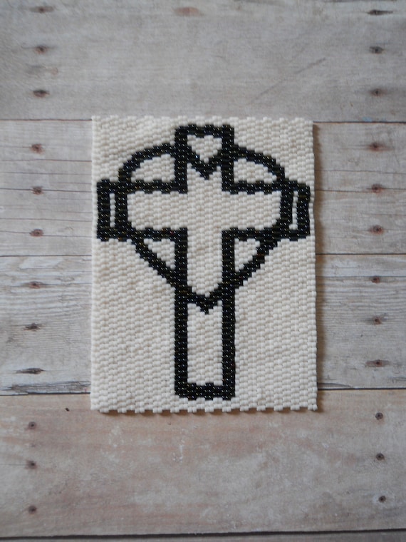 PATTERN: 2-drop Even Count Peyote Stitch, Cross Heart Wall