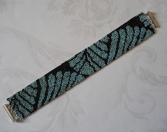 PATTERN: 2-Drop Even Count Peyote Stitch Bracelet, Large Leaves, 2 Colors