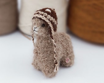 9 cm Needle Felted Alpaca Sculptures with brown Chullo Felted Animals by Hand in Alpaca Fiber Beige