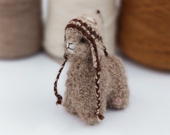 9 cm Needle Felted Alpaca Sculptures with Brown Chullo Felted Animals by Hand in Alpaca Fiber Beige