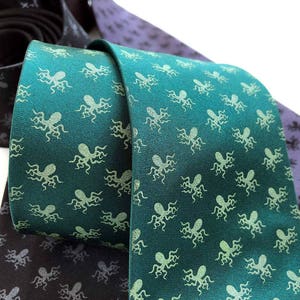 Octopus Necktie. Tiny Octopus Print Tie. Lovecraft, Cthulhu, Kraken, marine biologist gift. Cephalopod print, tentacle enthusiasts necktie.