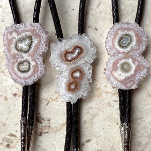 Pink Amethyst Bolo Tie. Large Agate Stalactite Slice Western Tie, unique stone bola, cowboy fashion, statement bolo for her, lariat necklace