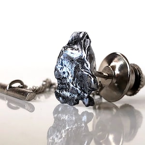 Meteorit Krawattennadel. Campo Del Cielo, Irony Meteorit Krawattennadel. Space Nerd Krawattennadel für die Hochzeit. Vater Geschenk, Mann Geschenk, Trauzeuge Geschenk, für Ihn
