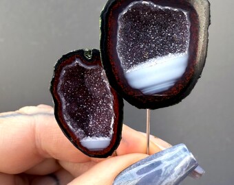 Red Amethyst Lapel Pin, Druzy Tabasco Geode Gemstone Brooch. Deep purple, black, burgundy toned alternative stone boutonniere