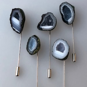 Blue Tabasco Geode Brooch, druzy agate stick pin. Stone boutonniere, wedding lapel pin, hat pin, rockhound gift, for rock lover