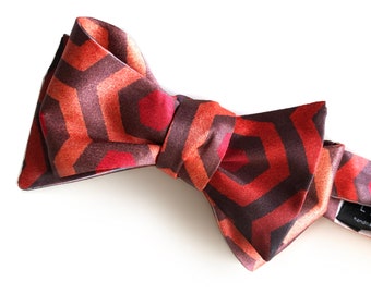 Overlook Hotel Carpet self tie bow tie, The Shining inspired bow tie. Gift for horror movie lover, cult film fan men, redrum, Here's Johnny!