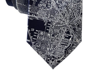 Map of Chicago Tie, Chicago Map Necktie for me. Wedding Tie for groom, groomsmen gifts, Chicago Illinois wedding, men's gift, cool map ties