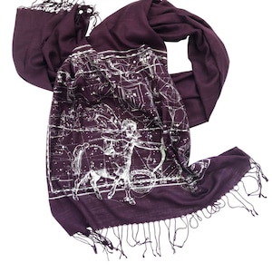 Boogschuttersjaal, dierenriem sterrenbeeld linnen geweven pashmina. Astrologiecadeau voor verjaardag in november of december voor astronomen en boogschutters.