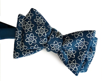 Atoms Bow Tie. Molecular model, atoms print, science bow tie. Science teacher gift, nuclear power, nuclear medicine, atomic energy.