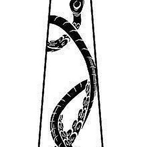 Puede incluir: Una corbata en blanco y negro con un dise&ntilde;o de pulpo. El pulpo est&aacute; representado en un estilo gr&aacute;fico estilizado, con sus tent&aacute;culos envolviendo la corbata.
