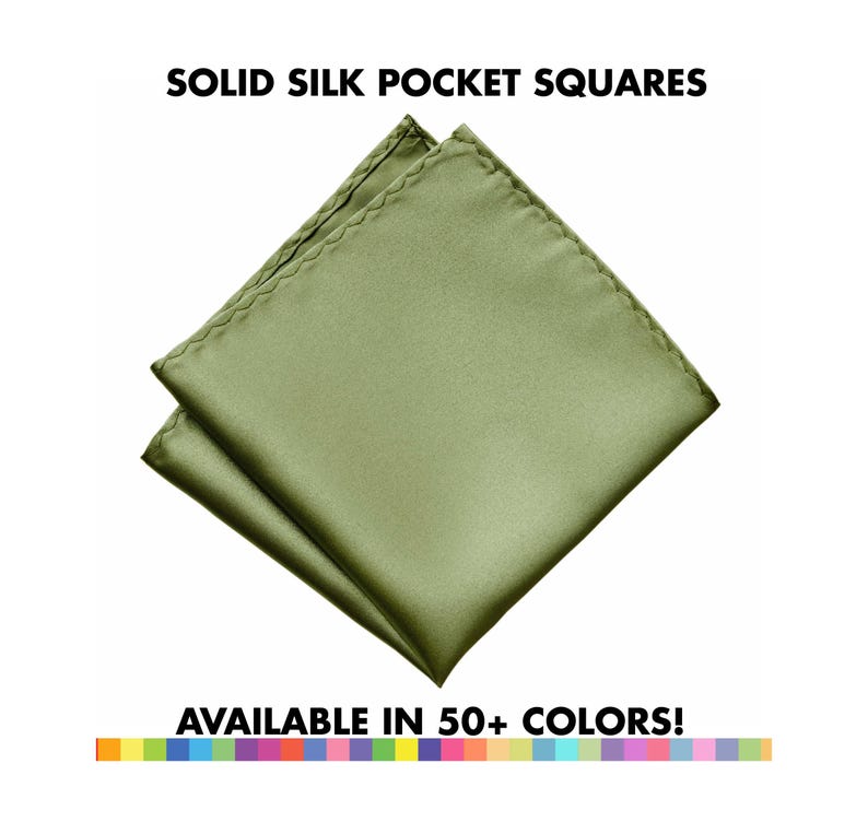 Op de afbeelding: Een effen groene zijden zakdoek. Verkrijgbaar in meer dan 50 kleuren.