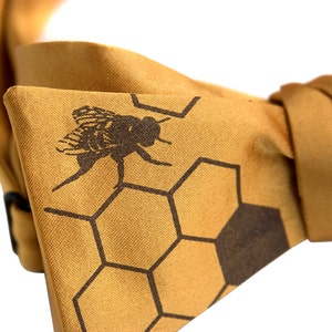 Bee Hive Self Tie Bow Tie. Beekeeper gift. Save the bees, bee lover gift, beekeeping gift, apiary. Honeycomb print bow tie, Honey Bee Print