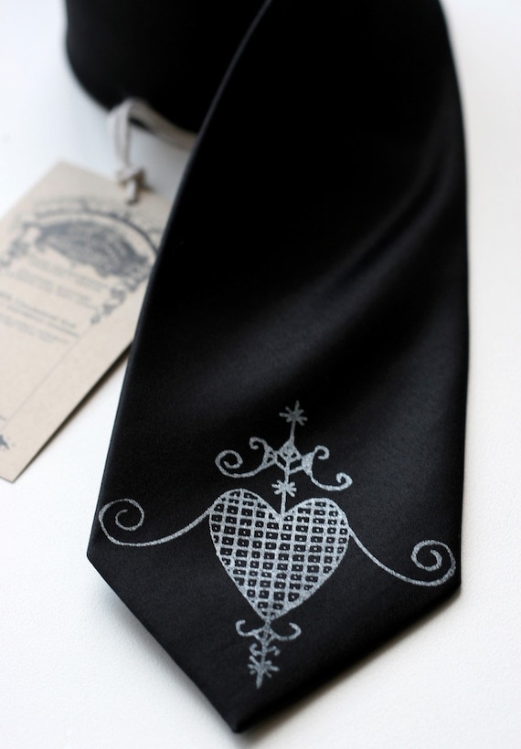 heart neck tie