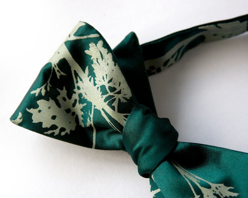 Absinthe Bow Tie, self tie bow tie. The Green Fairy, goth wedding, bow tie for groom. Wormwood, Artemisia leaves. Freestyle & adjustable bow sage on emerald