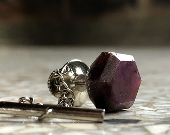 置物 Ruby Hexagon Ruby Tie Tack, Polished Chatoyant Ruby Crystal Tie Pin