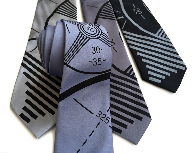 TV Test Pattern necktie. Television broadcast sign off men's tie. Television producer, tv writer gift. TV reviewer. Nostalgia fan gift. image 3