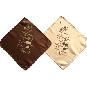 Bienentasche quadratisch, BienenstockTasche quadratisch. Honigbienen, Bienengeschenke, Honigwaben Herren hanky. Bienenzucht, Bienenhaus Geschenk, Bienenmotiv Hochzeit Bild 5