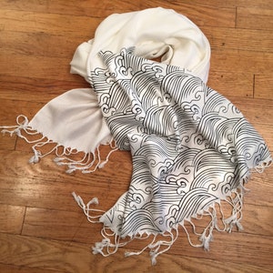 Crashing Waves scarf. Japanese textile motif pashmina. Bamboo pashmina. Mother of the bride gift, bridesmaid gift. Sea, ocean waves, beach navy on cream