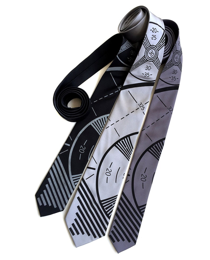 TV Test Pattern necktie. Television broadcast sign off men's tie. Television producer, tv writer gift. TV reviewer. Nostalgia fan gift. image 2