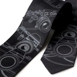 Camera Tie, SLR camera necktie. Mens black tie. Old film cameras, wedding photographer gift, filmmaker, photo teacher, photojournalist