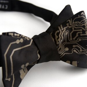 Circuit Board bow tie, self tie bow tie. Computer science graduation gift, creative black tie, geek wedding bow tie, winter formal, prom image 2