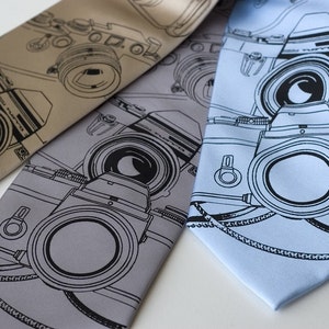 Old Cameras silk necktie. Photographer tie, black silkscreen print. Wedding photographer gift, photojournalist gift.